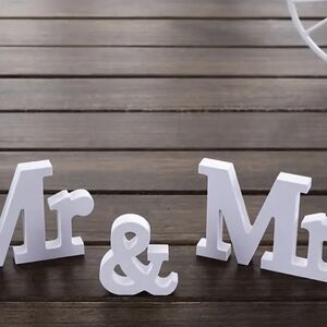 White Mr & Mrs Table Decor